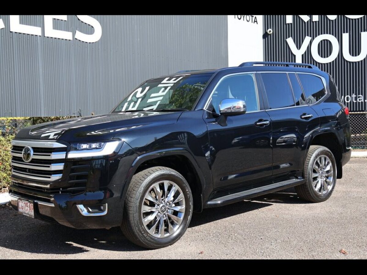 2025 Toyota Landcruiser Sahara ZX