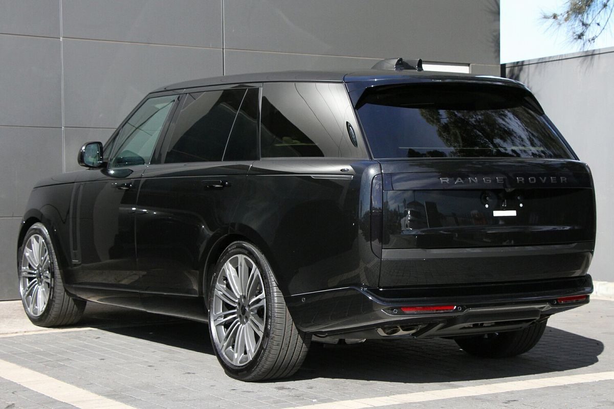 2026 Land Rover Range Rover P530 Autobiography L460 LWB