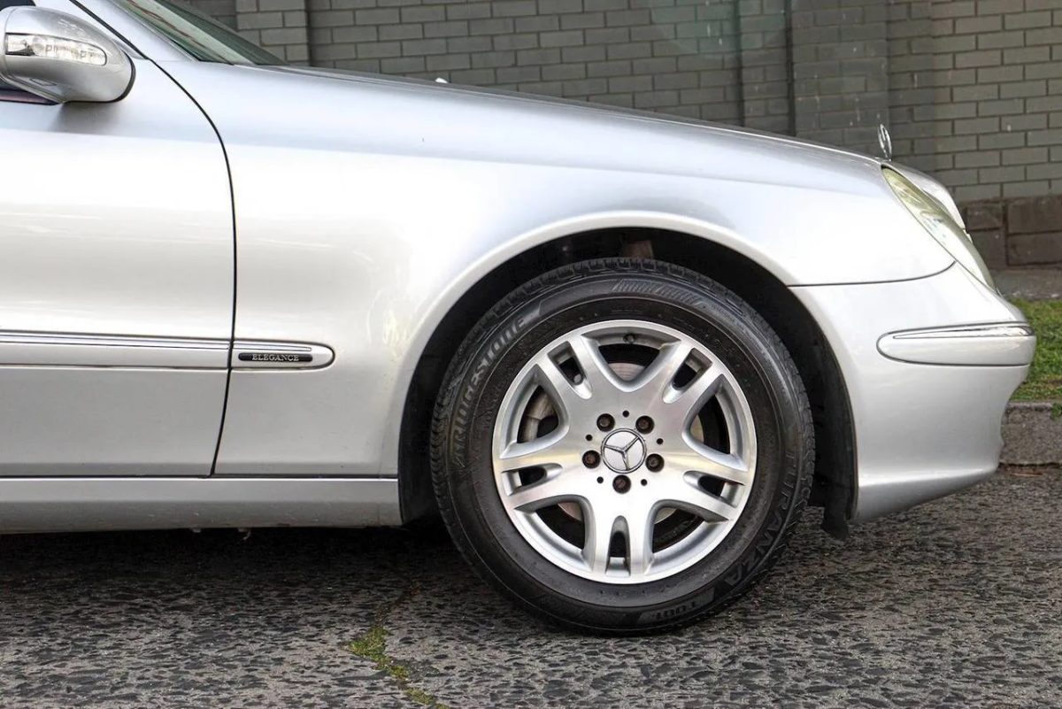 2003 Mercedes-Benz E-Class W211 E320 Elegance Silver 5 Speed Sports Automatic Sedan
