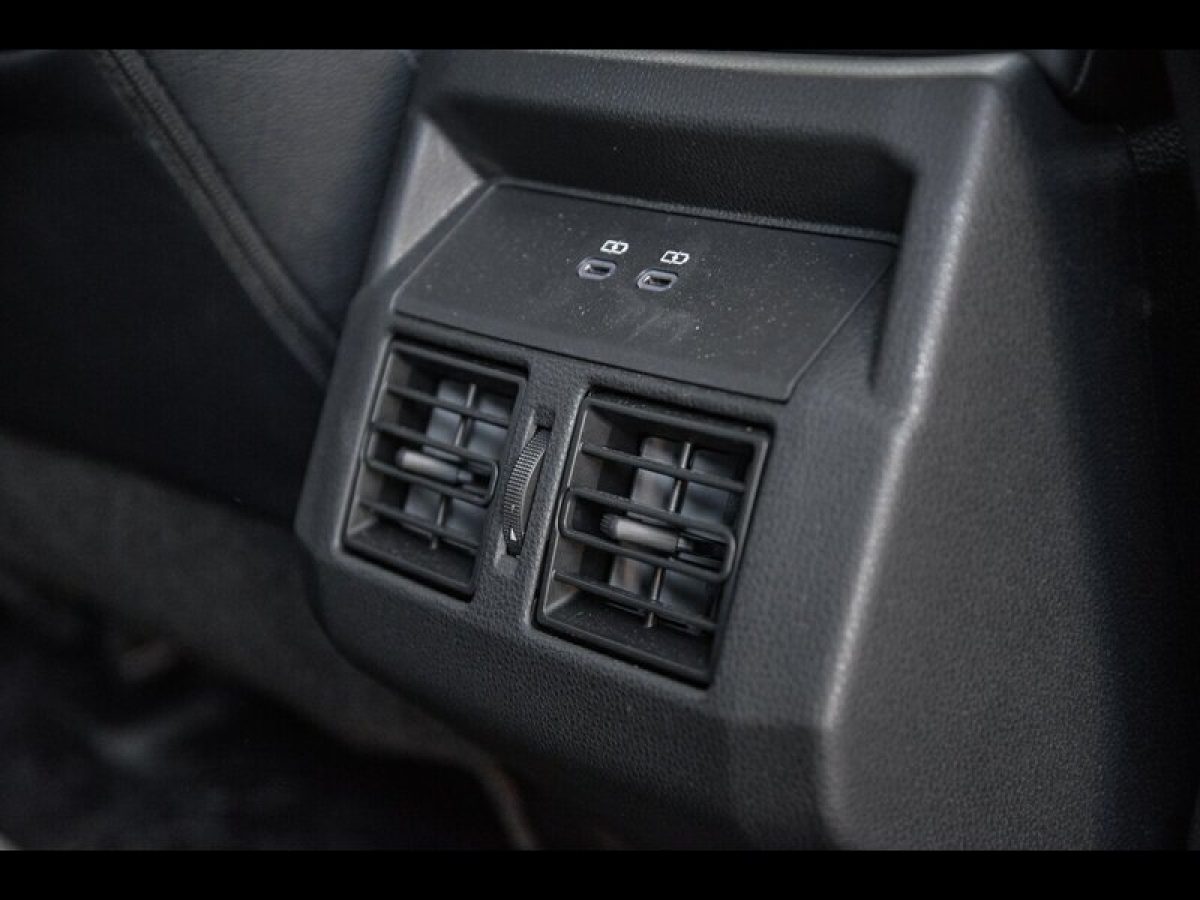 2025 Toyota Hilux SR5