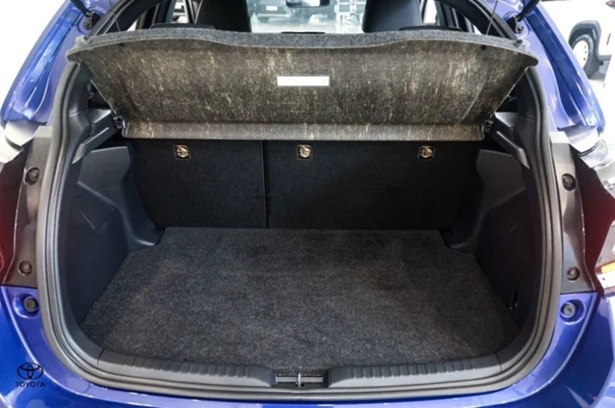2021 Toyota Yaris SX Hybrid