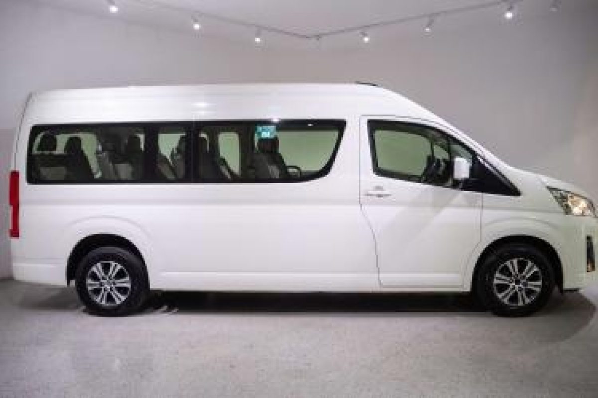 2023 Toyota Hiace Commuter GL