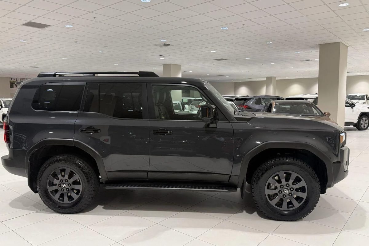 2024 Toyota Landcruiser Prado Altitude