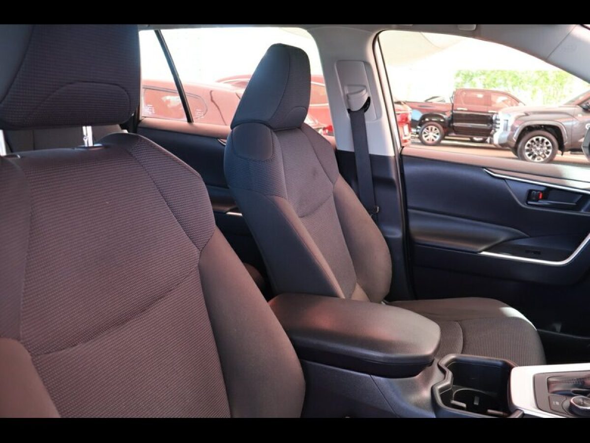 2024 Toyota RAV4 GX eFour