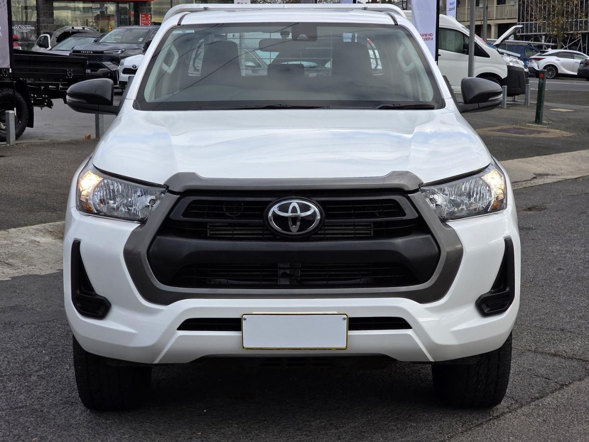 2022 Toyota Hilux SR