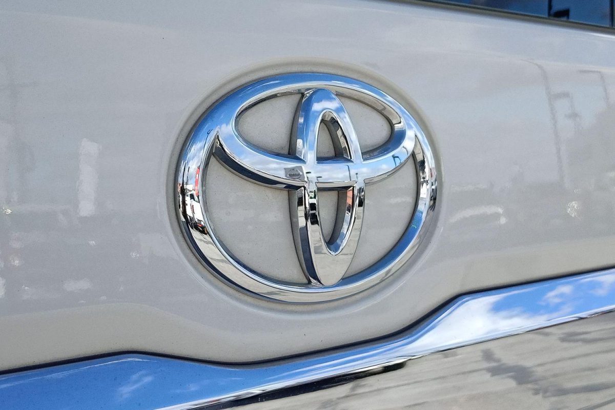 2023 Toyota Hiace LWB