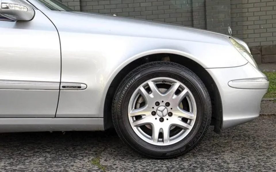 2003 Mercedes-Benz E-Class W211 E320 Elegance Silver 5 Speed Sports Automatic Sedan
