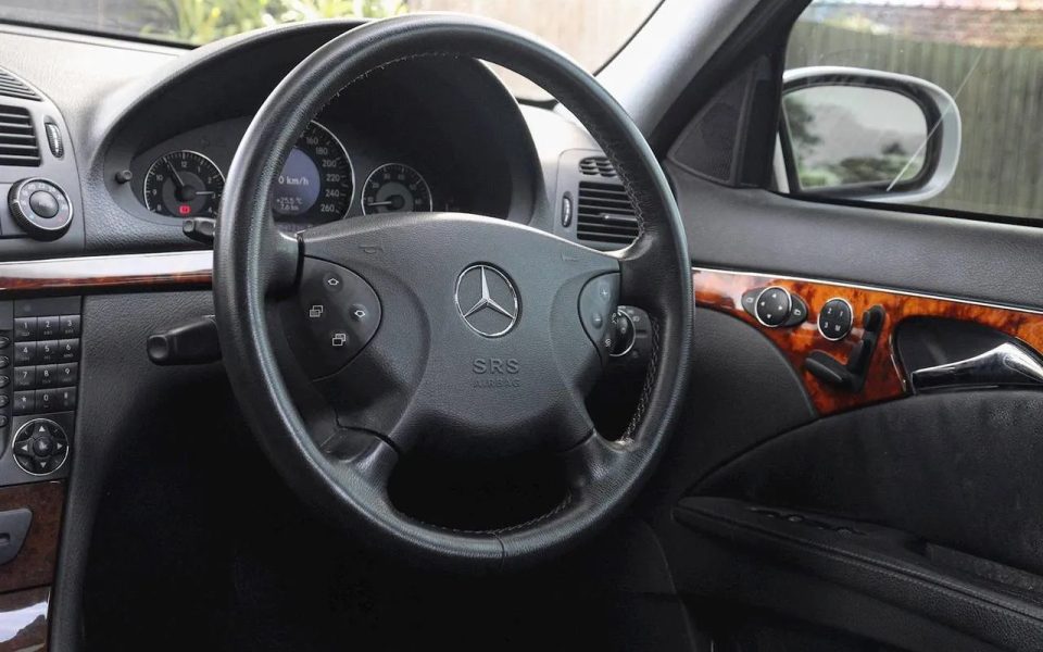 2003 Mercedes-Benz E-Class W211 E320 Elegance Silver 5 Speed Sports Automatic Sedan