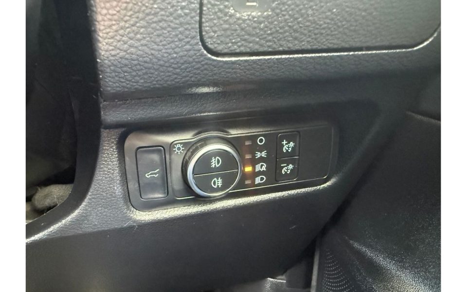 2022 Ford Everest Platinum