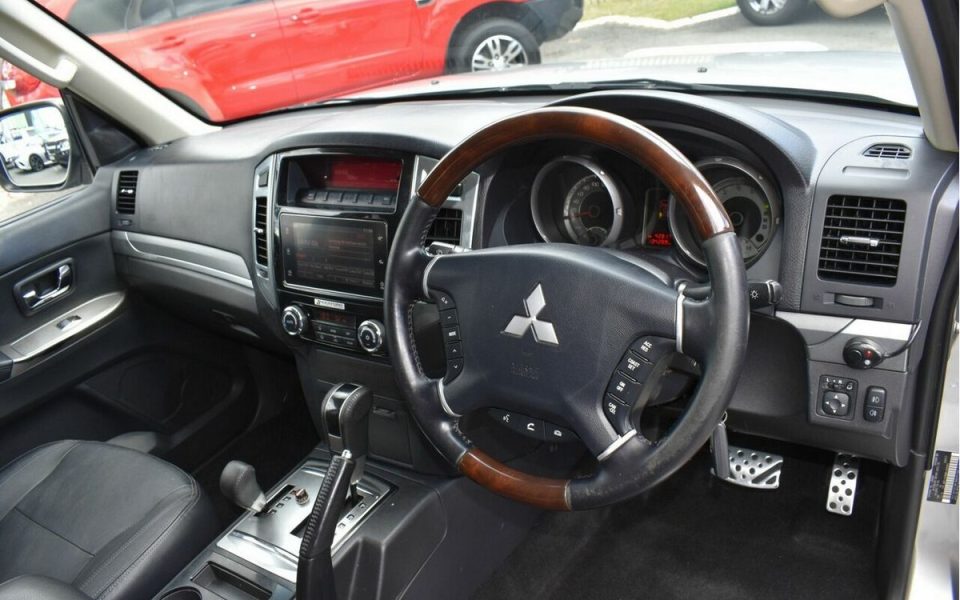 2018 Mitsubishi Pajero Exceed NX