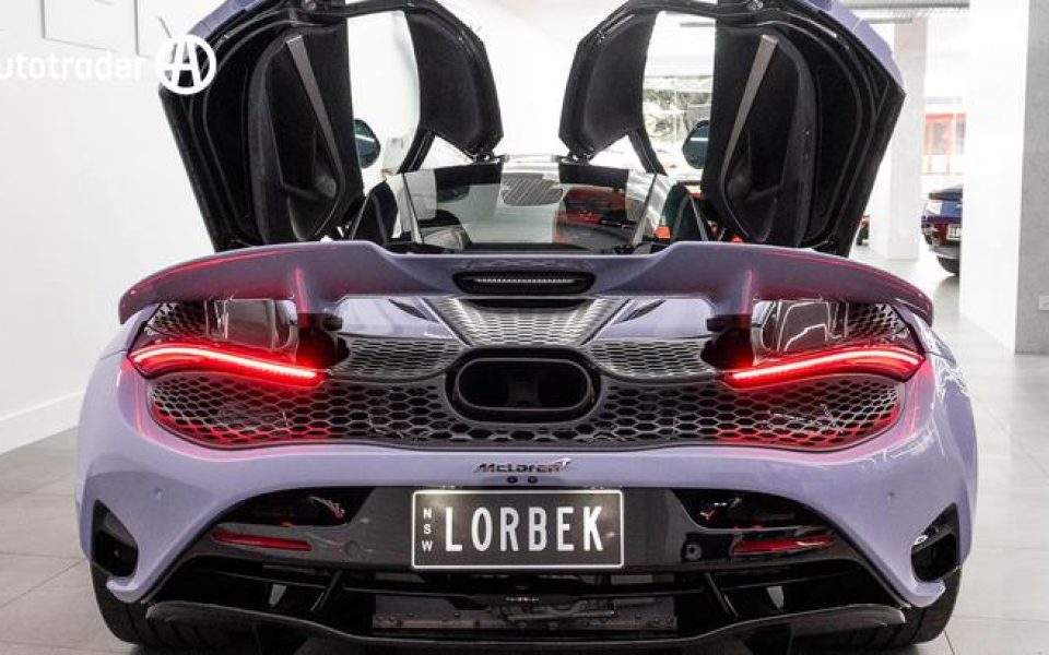 2023 McLaren 750S R