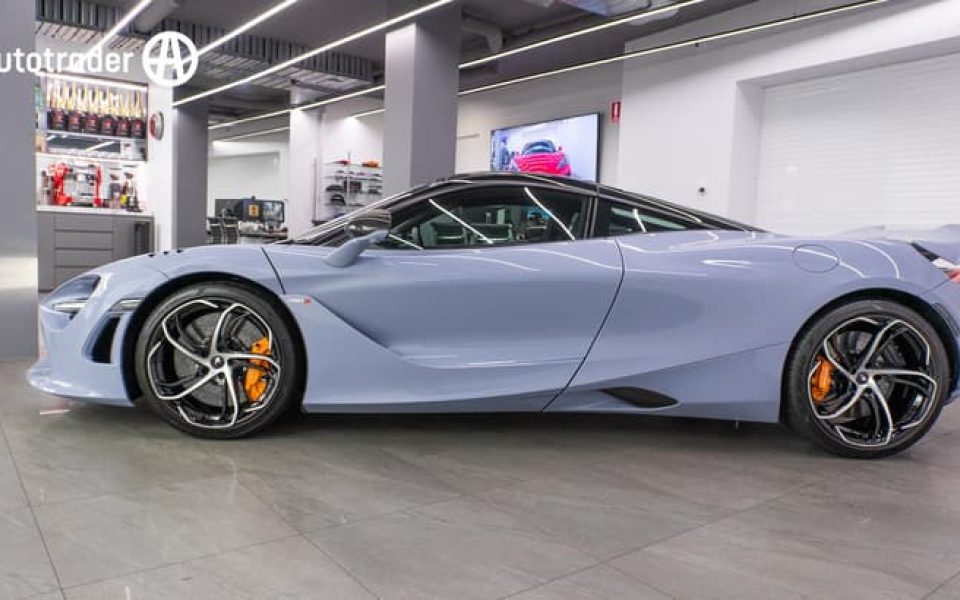 2023 McLaren 750S R