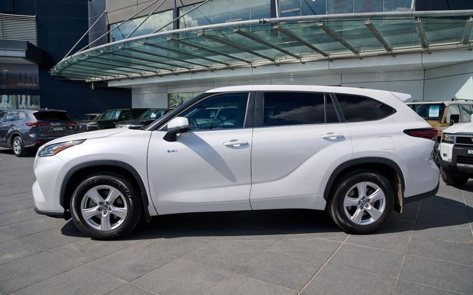2024 Toyota Kluger GX