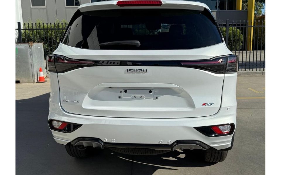 2026 Isuzu MU-X X-TERRAIN