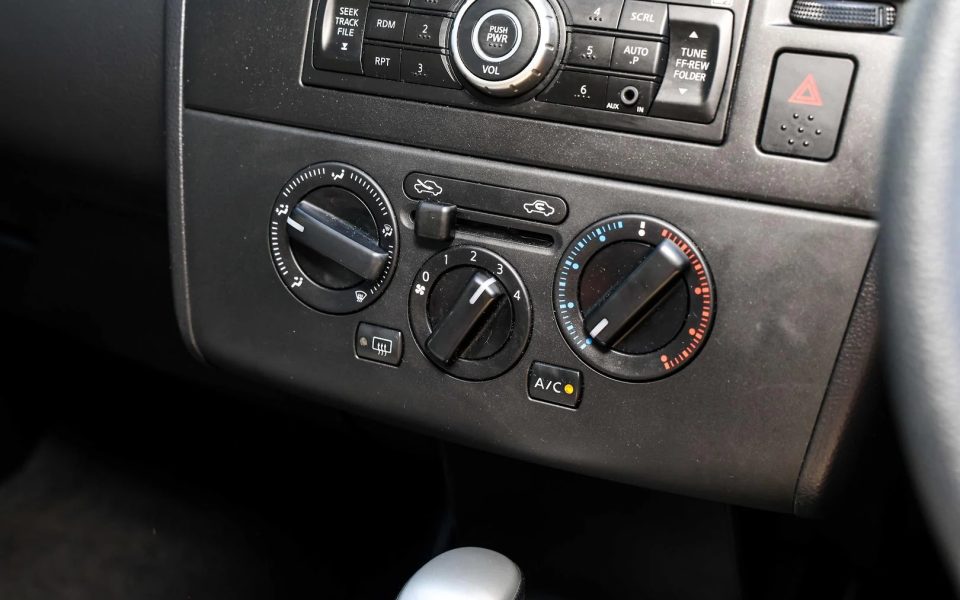 2012 NISSAN TIIDA ST