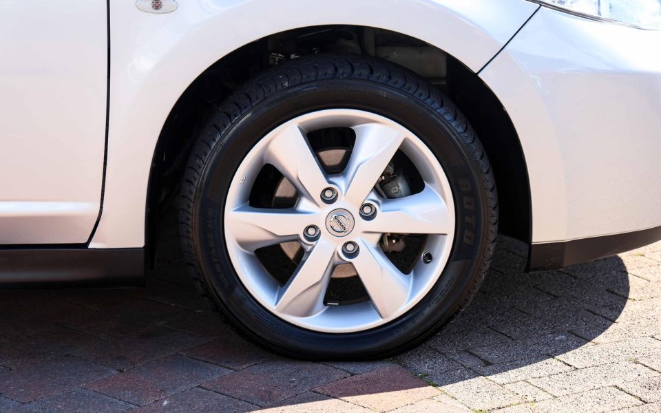 2012 NISSAN TIIDA ST