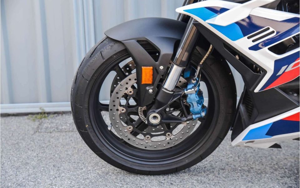 2023 BMW M 1000 R