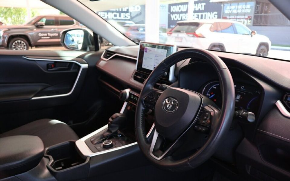 2024 Toyota RAV4 GX eFour